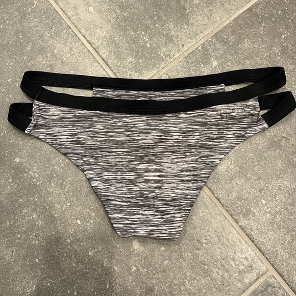 NWOT Rip Curl Bikini Bottom - Picture 2 of 3
